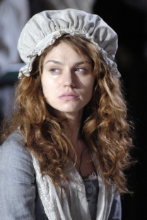 Emilie Dequenne dans le rôle de Charlotte Corday.